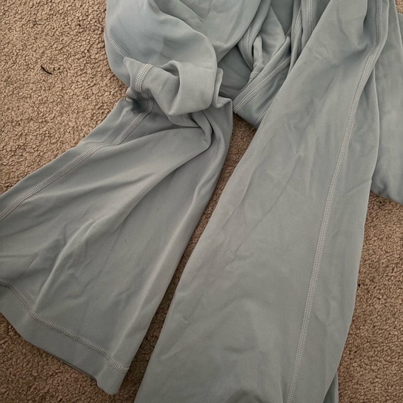 Lululemon High-Rise Mini-Flared Pants light blue - Picture 4 of 5